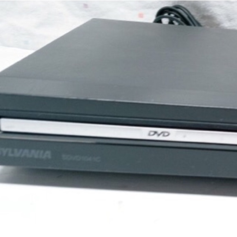 Sylvania Compact DVD Player with Progressive Scan - Picture 3 of 6